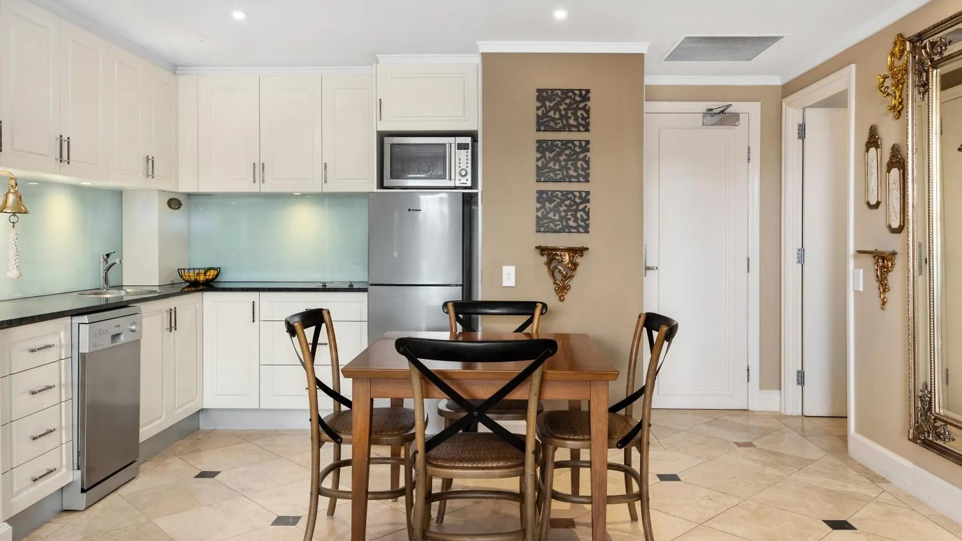 Laguna 432 Charming Baroque Escape Noosa Heads 0*,  Australia