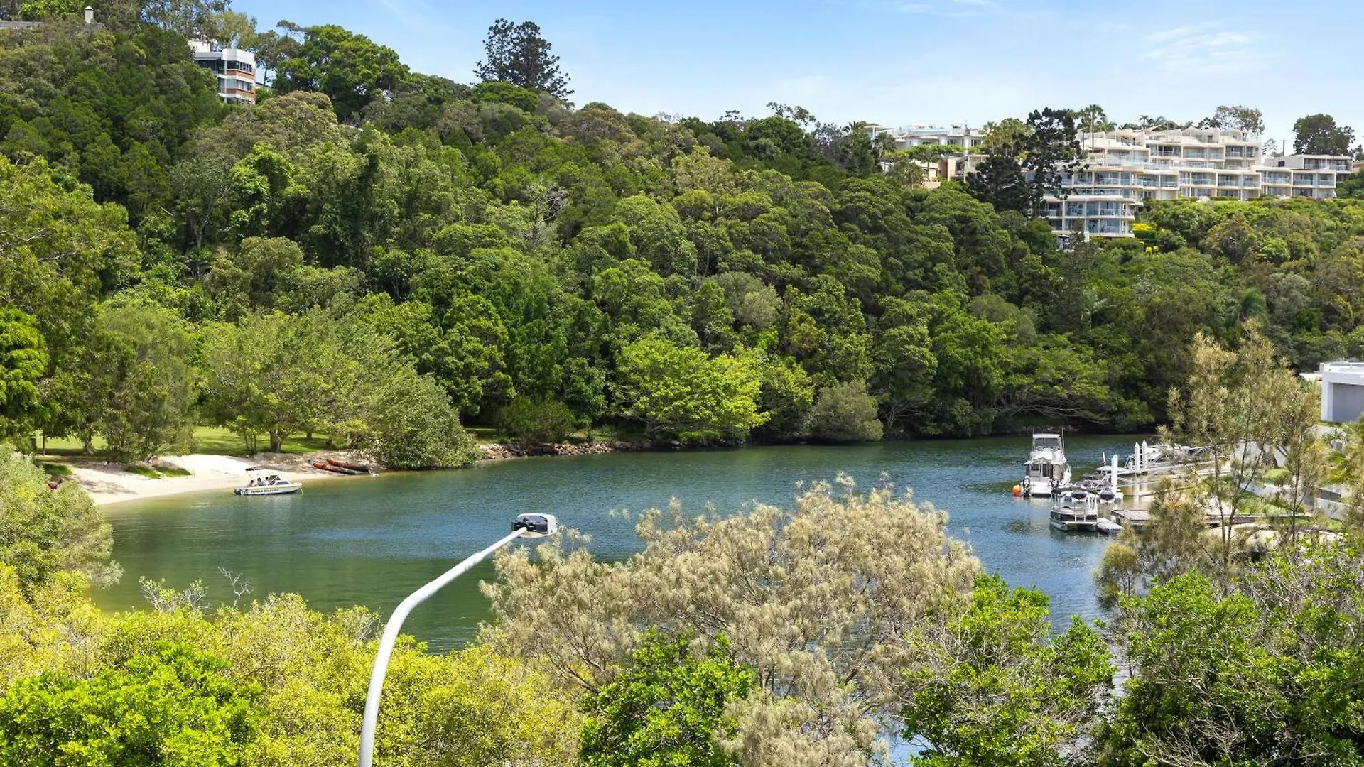 Laguna 432 Charming Baroque Escape Noosa Heads
